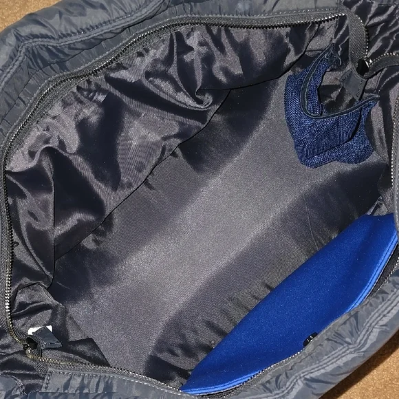 Sweaty Betty Icon Luxe Puffer Gym Bag, Navy - Picture 4 of 5